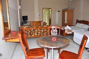 Reef Holiday Apartments