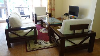 Reef Holiday Apartments