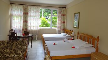 Reef Holiday Apartments