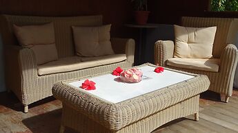 Reef Holiday Apartments