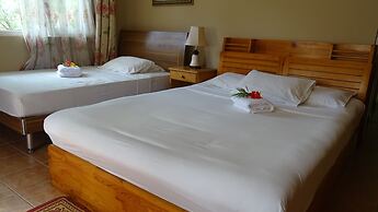 Reef Holiday Apartments