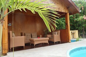 Reef Holiday Apartments