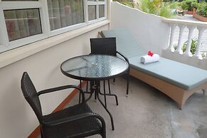 Reef Holiday Apartments