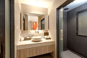 Cape Sienna Gourmet Hotel & Villas