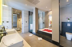 Cape Sienna Gourmet Hotel & Villas