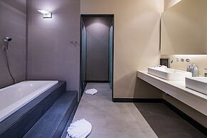 Cape Sienna Gourmet Hotel & Villas