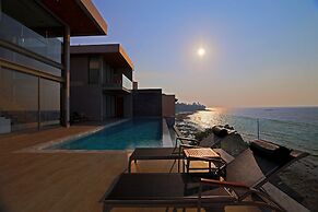 Cape Sienna Gourmet Hotel & Villas