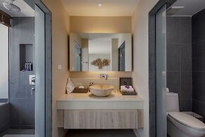 Cape Sienna Gourmet Hotel & Villas