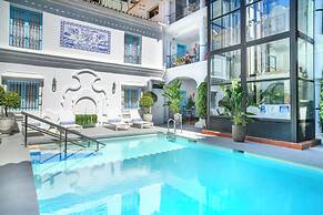 La Fonda Hotel