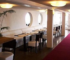 Byxelkroks Marina Sea Resort