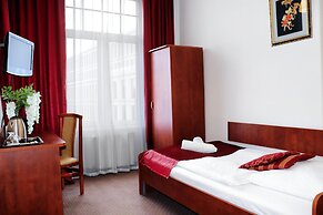 Lothus Hotel