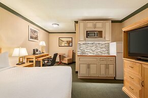 Travelodge by Wyndham Dawson Creek