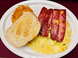 Travelodge by Wyndham Dawson Creek