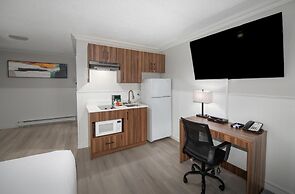 Coast Dawson Creek Hotel