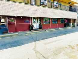 Travelodge by Wyndham Dawson Creek