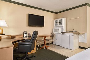 Travelodge by Wyndham Dawson Creek