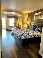 Magnolia Inn And Suites