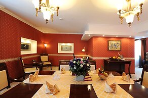 Kempinski Hotel Khan Palace