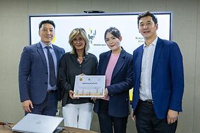 Kempinski Hotel Khan Palace