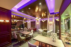 Kempinski Hotel Khan Palace