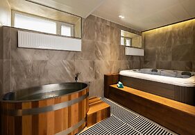 Kempinski Hotel Khan Palace