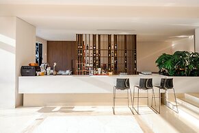 Calypso Beach Hotel