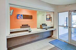 Motel 6 Roanoke, TX - Northlake - Speedway