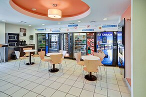 Motel 6 Roanoke, TX - Northlake - Speedway