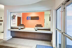 Motel 6 Roanoke, TX - Northlake - Speedway