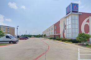 Motel 6 Roanoke, TX - Northlake - Speedway