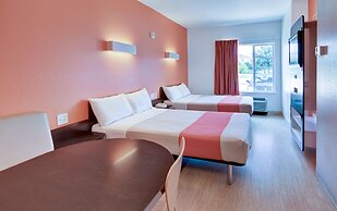 Motel 6 Roanoke, TX - Northlake - Speedway