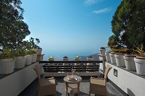 Royal Orchid Fort Resort