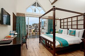 Royal Orchid Fort Resort