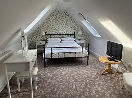 Penny Farthing Hotel