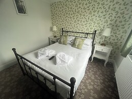 Penny Farthing Hotel
