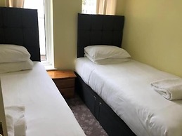 Penny Farthing Hotel