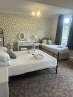 Penny Farthing Hotel