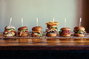 Duke Of Edinburgh Hotel