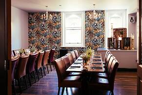 Duke Of Edinburgh Hotel