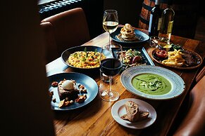 Duke Of Edinburgh Hotel