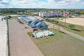 Sunset Inn by Hotel O Flatonia I - 10