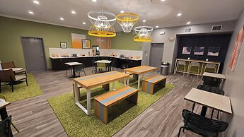 Spark by Hilton Selma