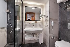 Limak Ambassadore - Special Class