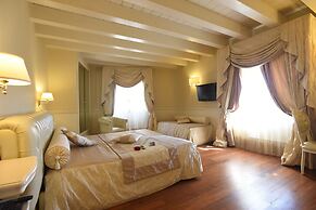 Suite Hotel Santa Chiara