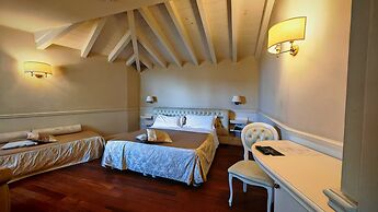 Suite Hotel Santa Chiara