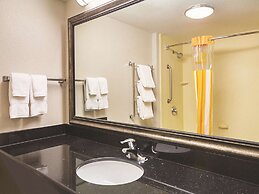 La Quinta Inn & Suites by Wyndham Fresno Northwest