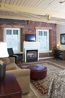 The Common Man Inn & Restaurant