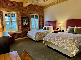 The Common Man Inn & Restaurant