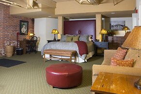 The Common Man Inn & Restaurant