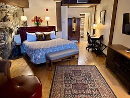 The Common Man Inn & Restaurant